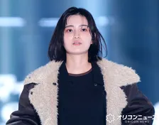 【TGC】櫻坂46・的野美青、印象ガラリなアンニュイヘア　異素材MIXファッションで魅力開拓