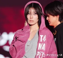 【TGC】櫻坂46・藤吉夏鈴、エッジィな装いで魅了　ヌーディーな口元でシャープな眼差し際立つ