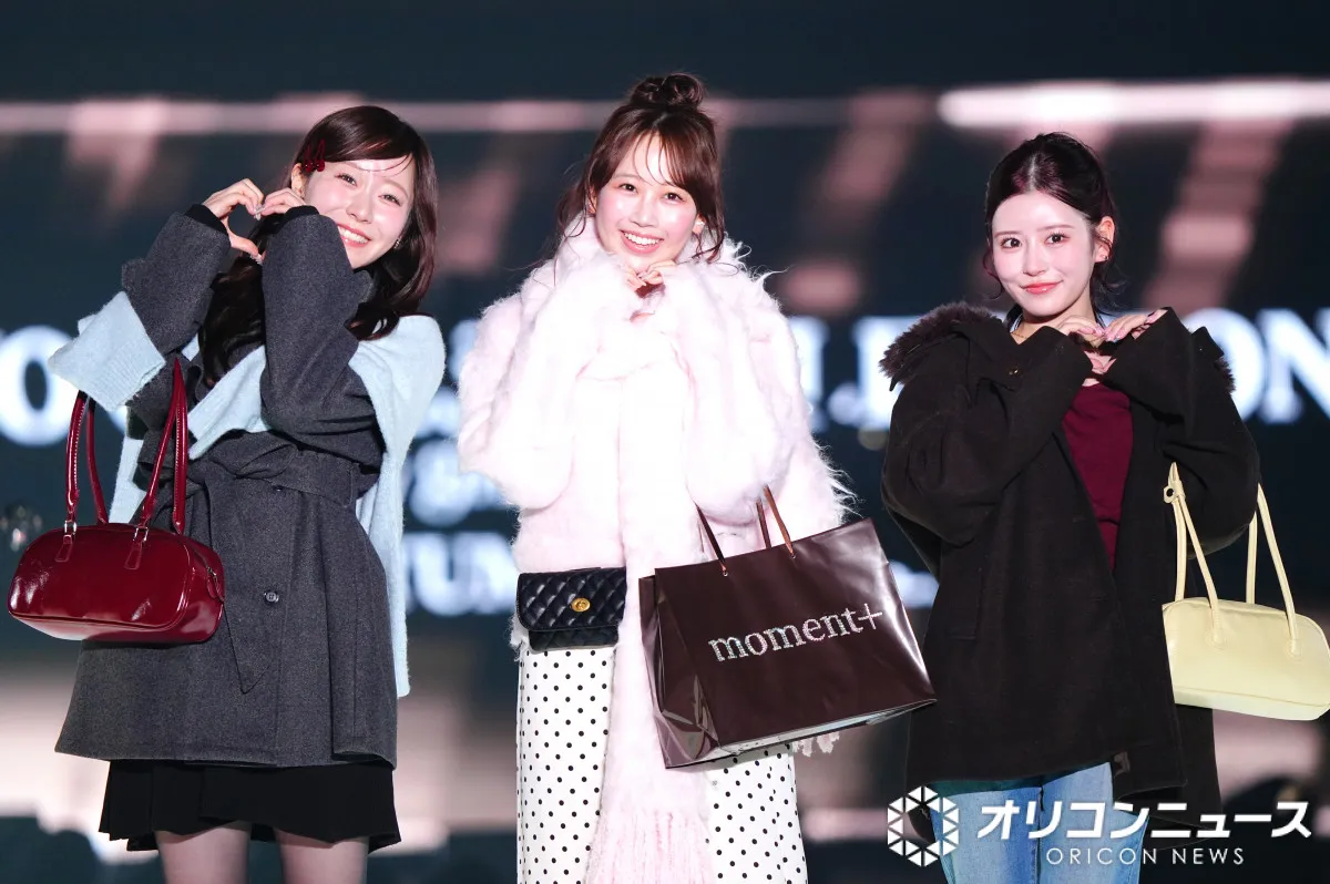 【TGC】FRUITS ZIPPER真中まな＆松本かれん＆月足天音、トレンド感あふれる装い　3人ぎゅッとハグで多幸感