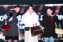 【TGC】FRUITS ZIPPER真中まな＆松本かれん＆月足天音、トレンド感あふれる装い　3人ぎゅッとハグで多幸感
