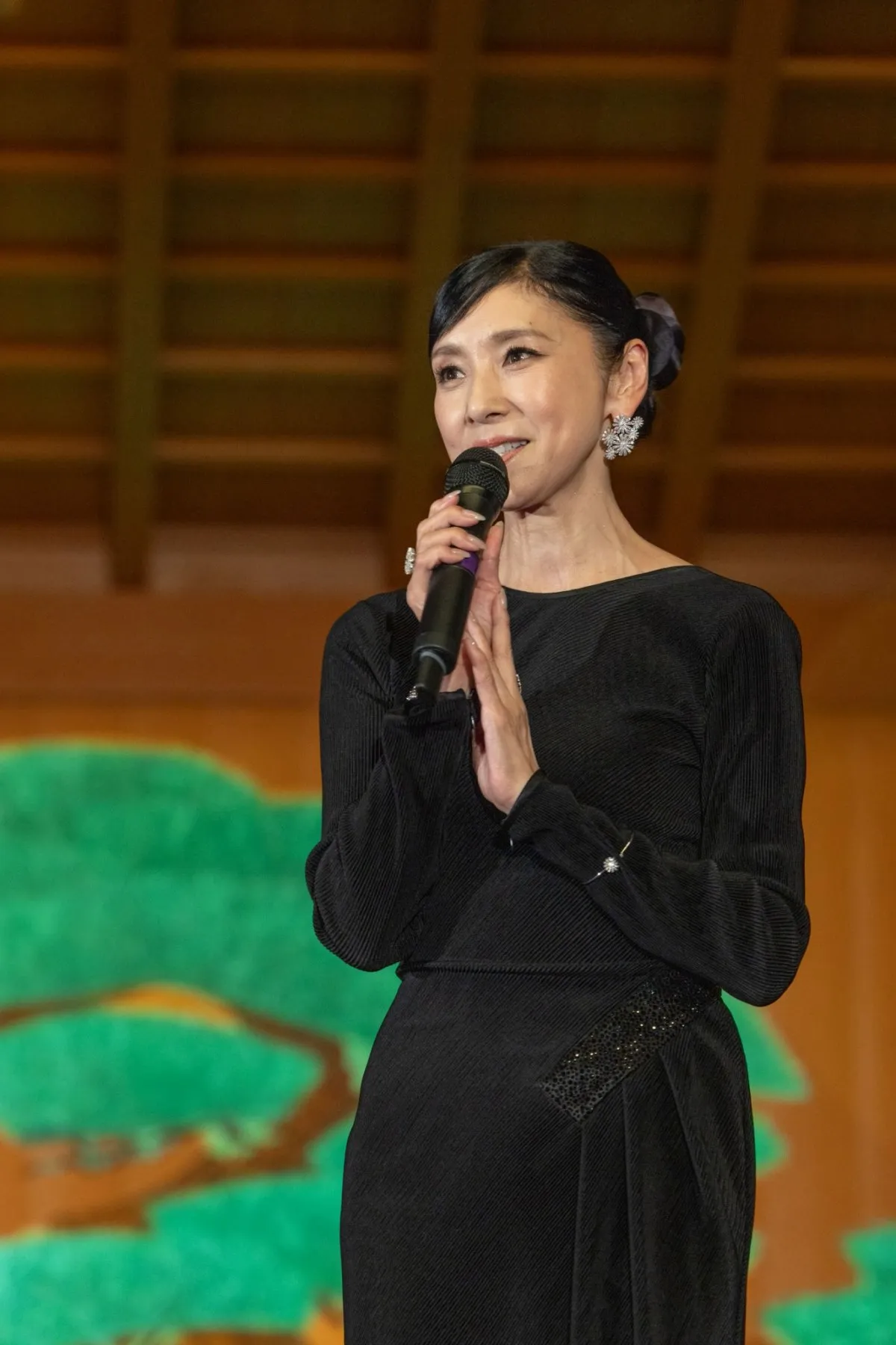 黒木瞳、41年前日航機事故で亡くなった親友への想い　映画監督作が奈良でワールドプレミア