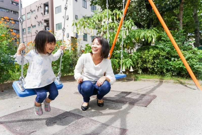 紫外線の多い季節、子どもと外遊びするママが実践してる美白テクとは？