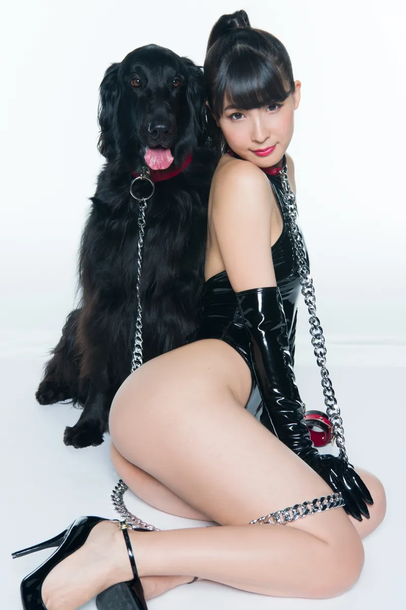 川崎あや、ボンデージ×超ハイレグの「グラビア事変」が大反響！人気沸騰...