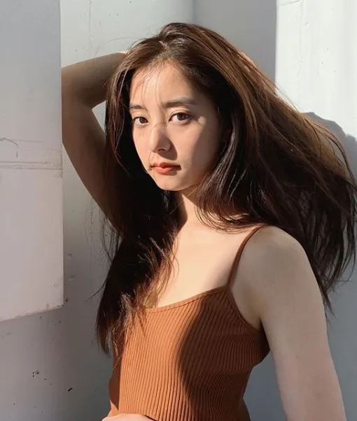 新木優子が雑誌「ar」のオフショット動画で大量に披露にファン歓喜！フ...