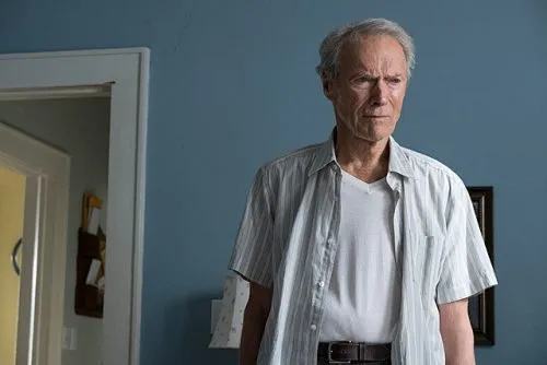 87歳の老人が大量のコカインを運ぶ映画『運び屋』