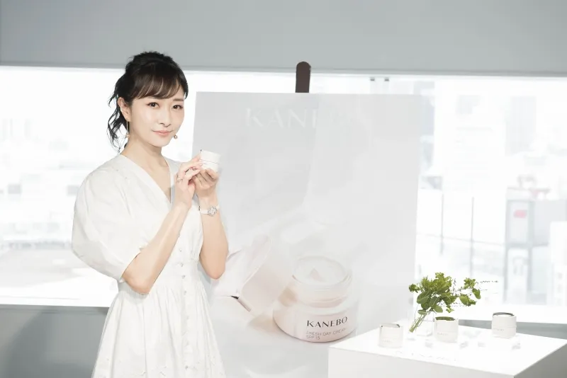新しい肌の保湿論「朝のたっぷり保湿」。美容家・石井美保が語る保湿に...