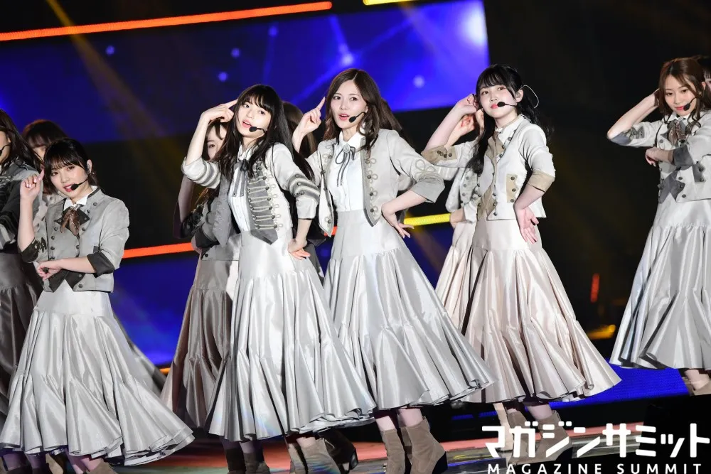 白石麻衣は圧巻のランウェイ、齋藤飛鳥はキュートな浴衣姿で登場！新曲...