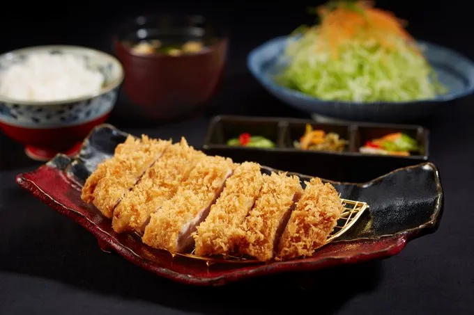 とんかつ愛あふれる五郎丸歩選手も絶賛！地元に帰ると必ず食べる「とん...
