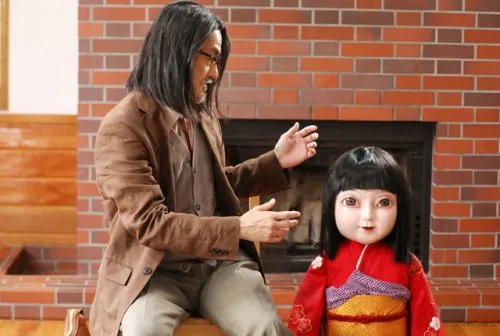 【映画レビュー】名作ホラーへのオマージュ満載‼　市松人形が若者たちを...