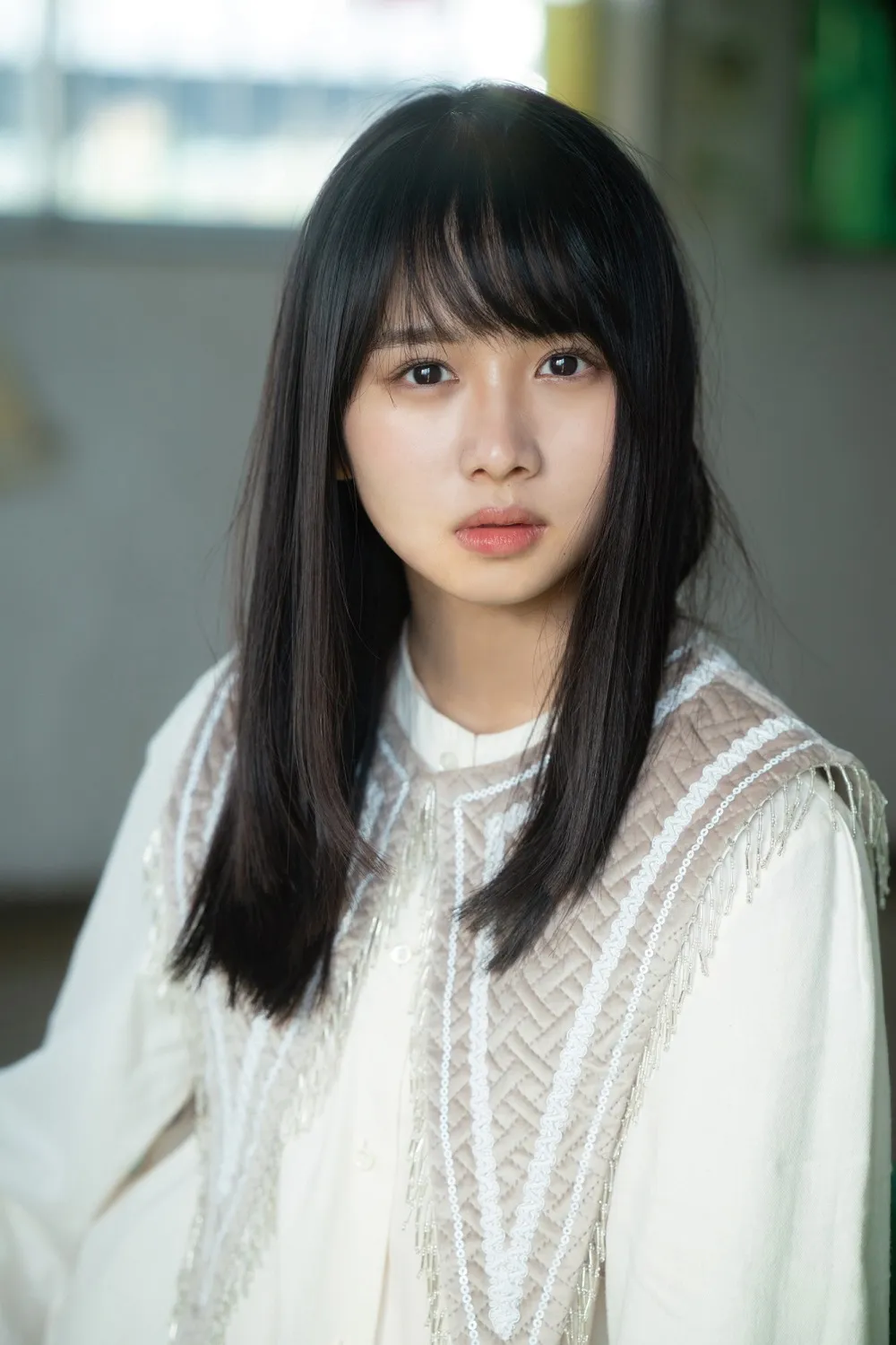 日向坂46・上村ひなのが雑誌「blt graph.」の表紙に登場！デート気分を...