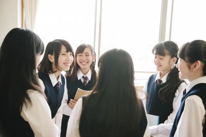 女子同士でお付き合いも？女子校の恋愛事情