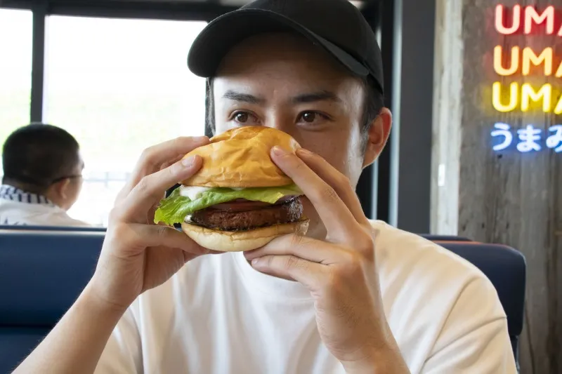 うま味を追求した「UMIAMI BURGER®︎」から動物性食品不使用のハンバーガ...