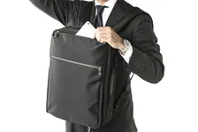 通勤時に大助かり！満員電車で邪魔にならないリュックが発売