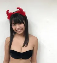 大原優乃（19）、ハロウィンに合わせたツノ付きビキニ姿などオフショットを大量披露！