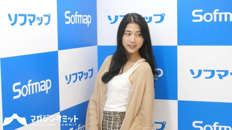 まさに理想の美少女・まりん(20)、夏の終わりを共に過ごせる1stDVDをきっとあなたも欲しくなる