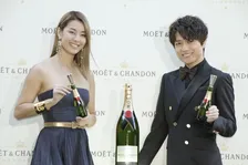 モエ・エ・シャンドンの魅力に山崎育三郎、すみれとともに「幸せ」 思わず自慢の歌まで披露