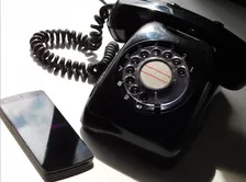 こんなに違う！？昭和生まれと平成生まれのケータイあるある