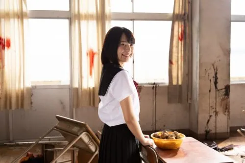 アイドルグループ主演のゾンビ映画『がっこうぐらし！』(1月25日公開)