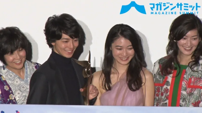 【動画】高杉真宙が緊張する時のクセが発覚！/映画『笑顔の向こうに』完成披露上映会