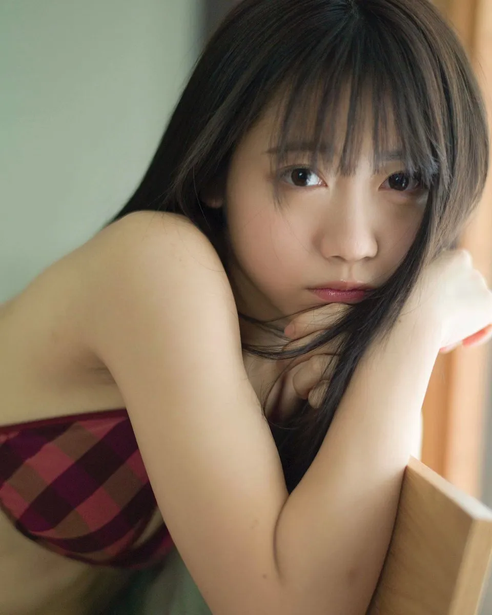 26時のマスカレイド・来栖りん（18）の透明感あふれる制服ショットにファン「同じ人類か疑うレベルで可愛い」