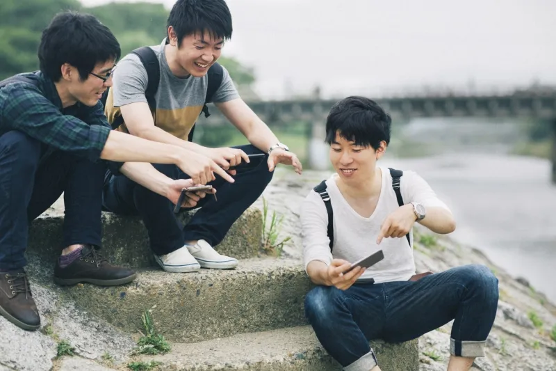 イマドキ高校生の会話ネタ「タレント」より「YouTuber」が多数派！「スマホありき」の世代はセキュリティに無頓着な一面も