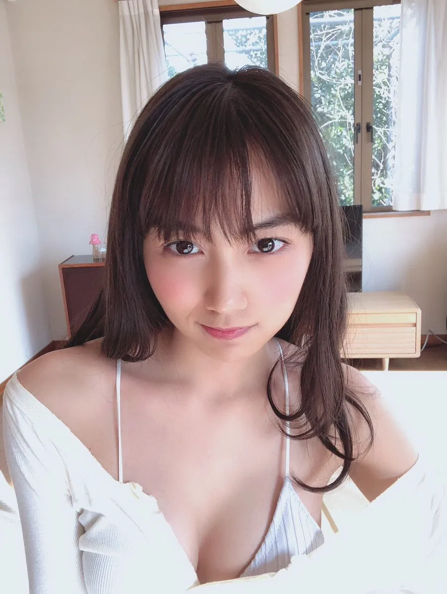 グルービー・黒木ひかり（18）のセクシーショットに反響続々！2000年生まれのニューヒロイン