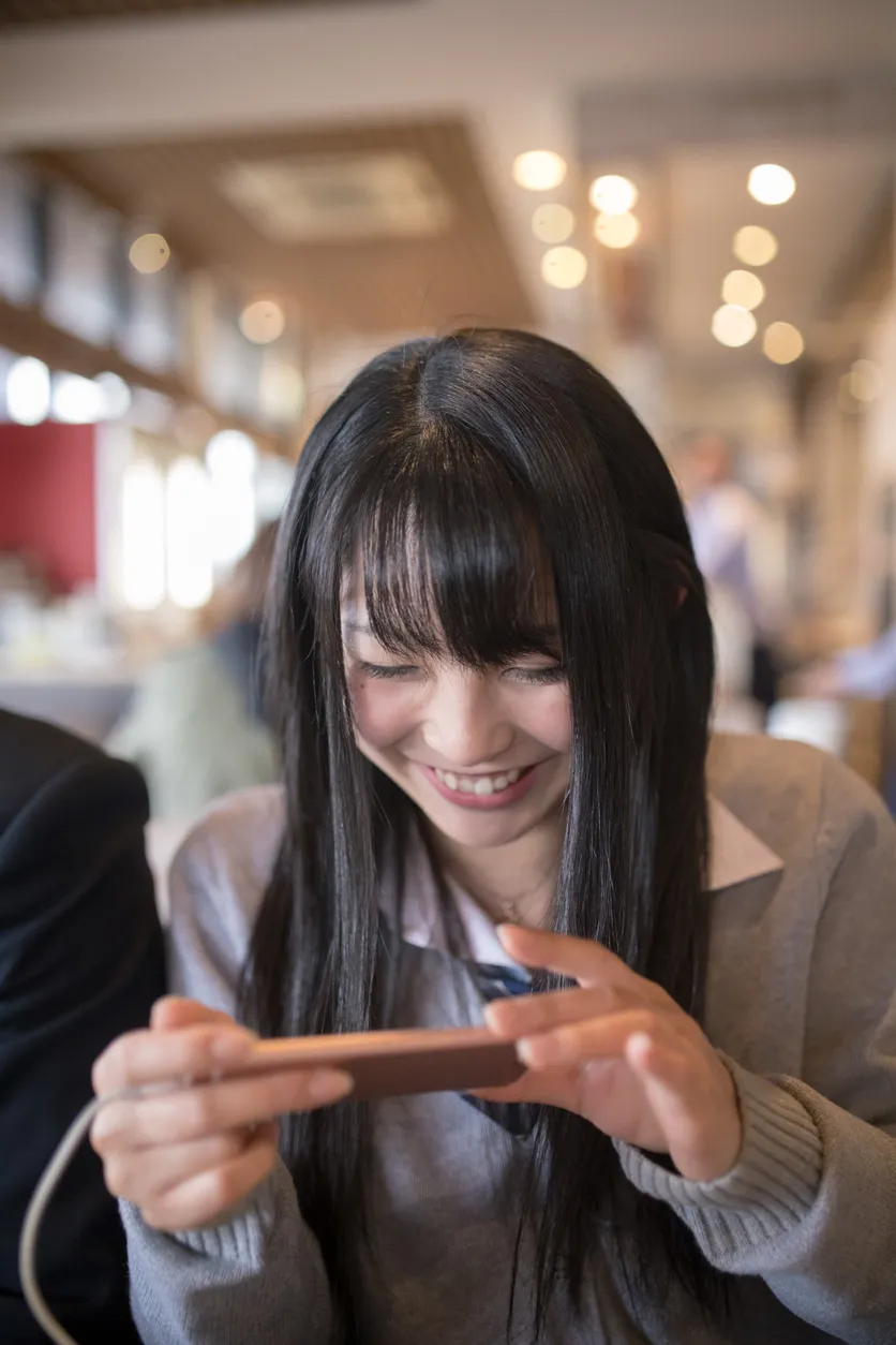 中高生の7割以上が「スマホでの異性との出会い」にアリと回答！親が知らないスマホネイティブの恋愛事情