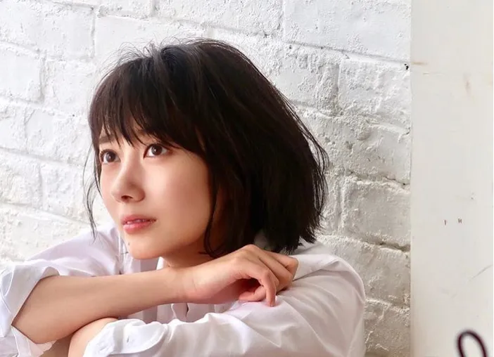 女優・波留が透明感あふれるグラビアオフショットを複数披露！ファン「まさに大和撫子」