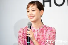 新しい生活の気分転換にも最適！？マイケル・コース ブランド・アンバサダーに就任した本田翼、コラボバッグを自らお勧め！
