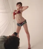 Gカップ・忍野さら（23）がセクシーな下着姿や競泳水着姿などを大量に披露！