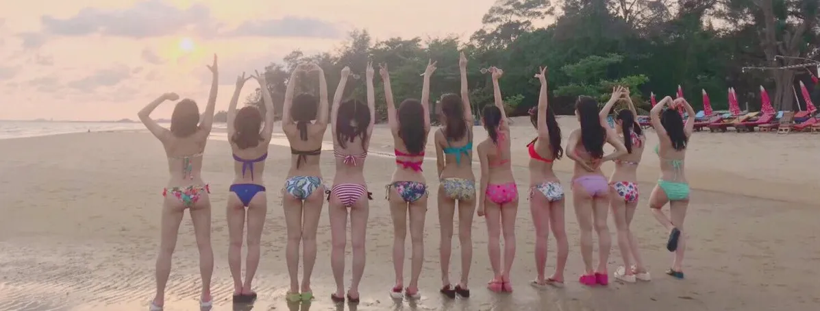 SUPER☆GiRLSが「ヤングチャンピオン」をジャック！水着ショットに称賛の声！
