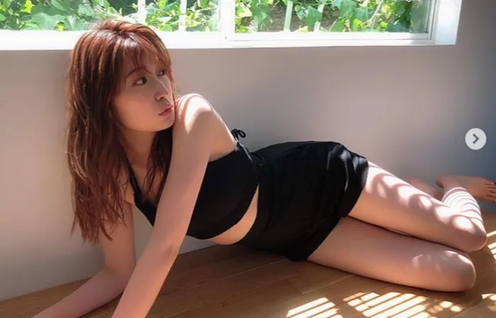NMB48・吉田朱里（22）、美脚ショットに「スタイル良すぎ！」と男女問わず称賛の声！
