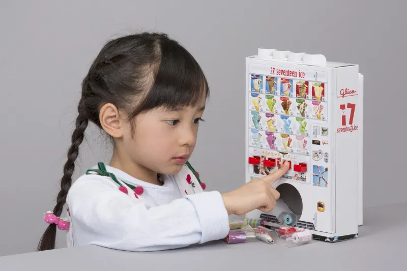 独創的な付録が話題の雑誌「幼稚園」。「セブンティーンアイスじはんき」が付録の7月号が緊急重版決定!
