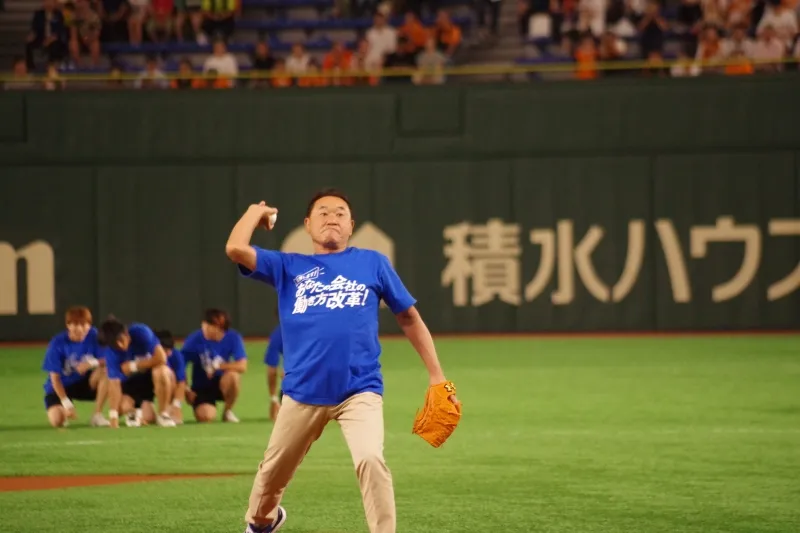 サッカー界の熱男、松木安太郎が東京Dで人生初の始球式！「働き方改革」...