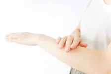 まだまだ残暑がつづきます！乾燥対策は万全ですか？ 夏に肌の乾燥を一番感じるのは○○の時！残暑の夏の肌の乾燥について様々な調査結果が明らかに！