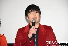 骨折大丈夫!?間宮祥太朗が松葉杖での登場だ！