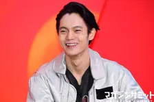 新婚の窪田正孝さんがクールな衣装で登場！幸せオーラ全開スマイルも