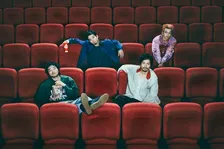 King Gnuがタクシーとコラボ！車内では業界最高クラスのノイズキャンセリングヘッドホンでKing Gnuの曲が聞ける！