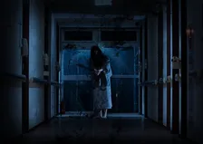 【映画レビュー】呪いで両目破裂!! 存在を知っただけで呪われる回避ゲキムズ!! 本日公開の新感覚ホラー映画『シライサン』