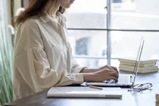恋より仕事を選ぶ女性が増えている!?