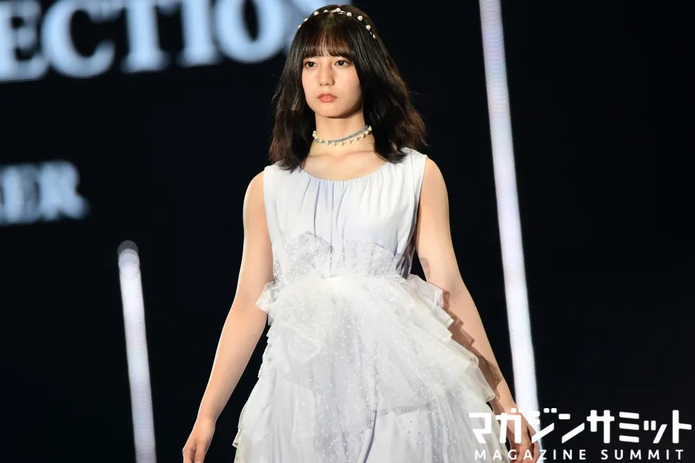 日向坂46の18名が登場！「DASADA」ステージでかわいさ爆発【東京ガールズコレクション】