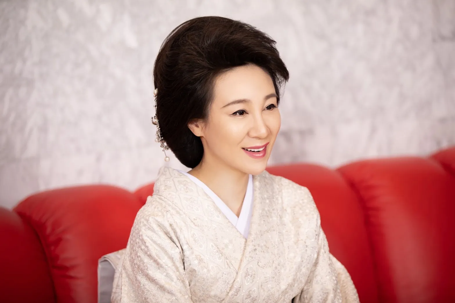 銀座の高級会員制クラブ「Nanae」を経営する伝説のママ・唐沢菜々江がオンラインサロンをオープン！
