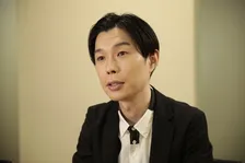 スニッカーズ®とパズドラがコラボ！CMにはハライチ・岩井が登場しパズドラファンを自称する芸人に怒り爆発！