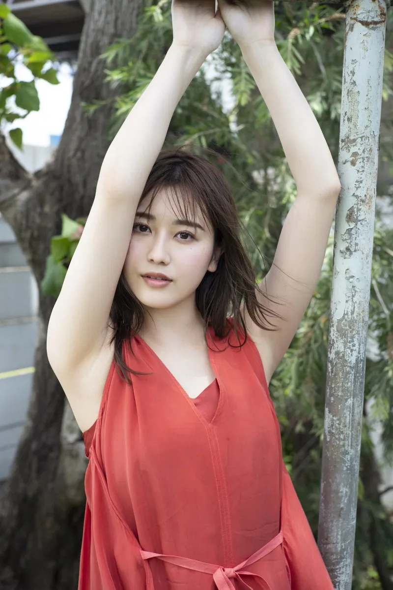 欅坂46・守屋茜が雑誌「blt graph.」の表紙を飾る！グラビアでは飾らないありのままの姿を披露！