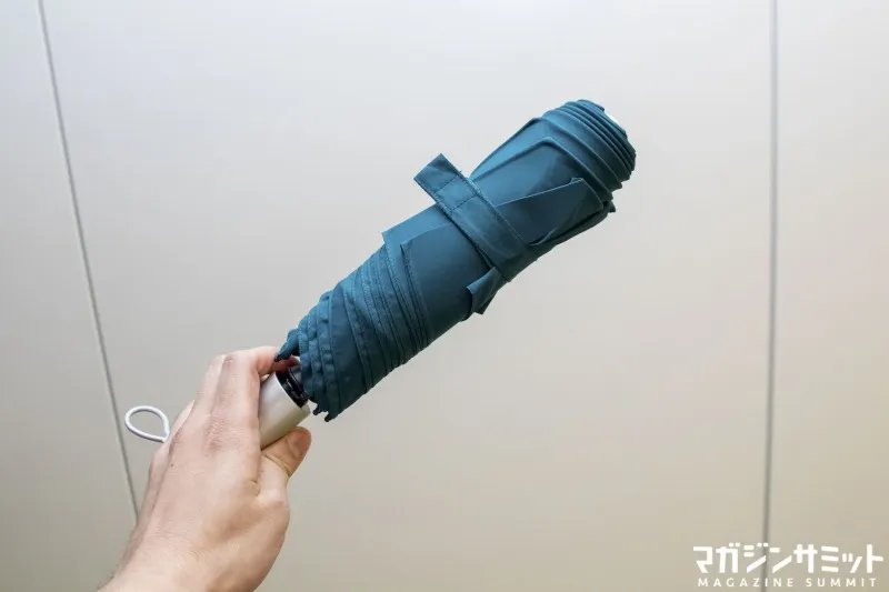 梅雨・ゲリラ豪雨に朗報！折り畳み傘のあのストレスを解消してくれる傘！世界初「形態安定技術」を使った折り畳み傘urawaza（ウラワザ）