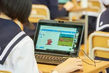 東京と仙台つないでリモート「プログラミング授業」教員たちの不安を払拭する取り組み