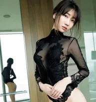 AKB48・柏木由紀、本人も「結構攻めてます！」と語るセクシーショットなどを披露！