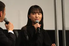 来春朝ドラヒロインの清原果耶が広島初登場、その魅力に“魔王”藤井道人監督もタジタジに…