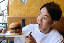 「UMAMI BURGER®︎」がグランドメニューをリニューアル！改良を重ねたこだわりのバーガーを実食！