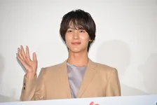 中川大志がM-1見取り図の一員に！？「ようやく長髪とデザインパーマに」